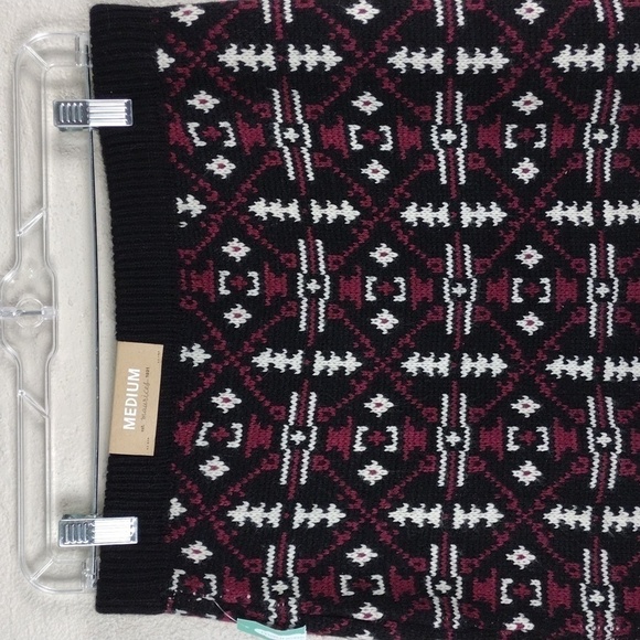 Maurices Black Burgundy Geometric Acrylic Slip On Mini Pencil Sweater Skirt NWT - Picture 9 of 11